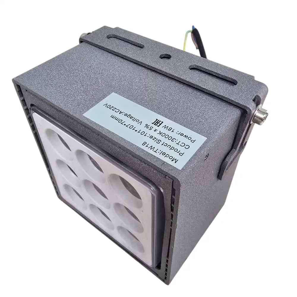 Светильник фасадный TW 18W. 3000К